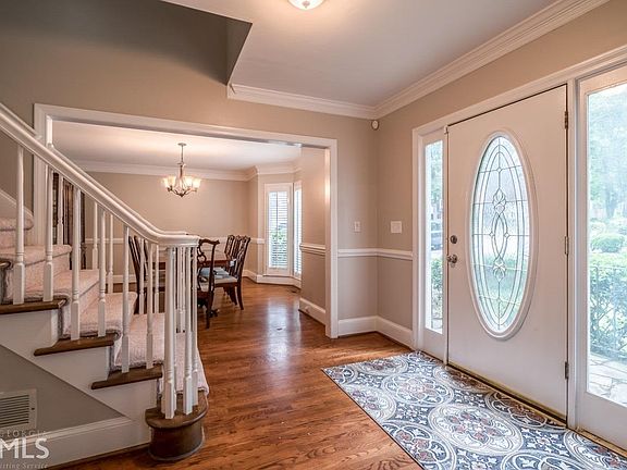 3rd image of 351 Woodvine Dr