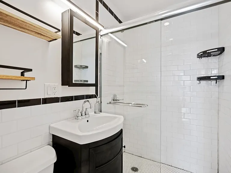111 Greenpoint Ave #A3 — Photo 6
