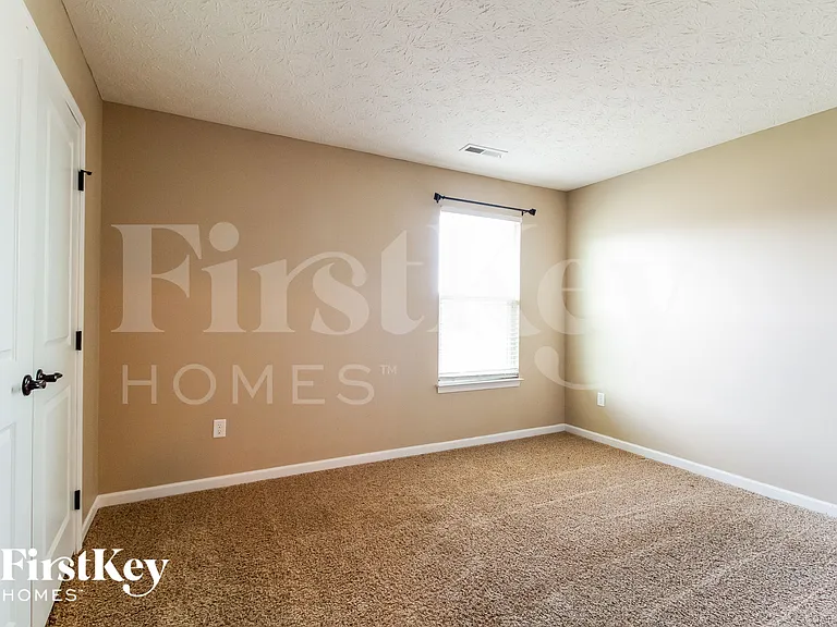 5312 Venetian Way — Photo 11