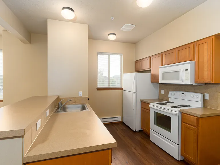 Eagle Point Apartments — Photo 19
