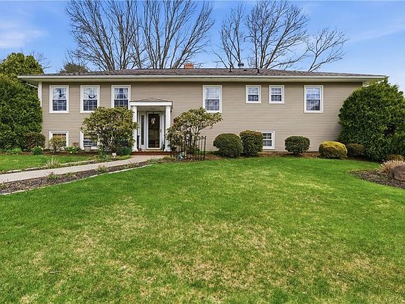 2nd image of 8 Crabapple Ln