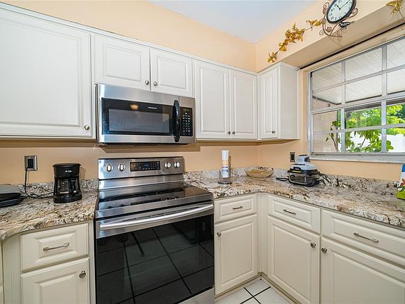 2nd image of 14015 Lemon Valley Pl