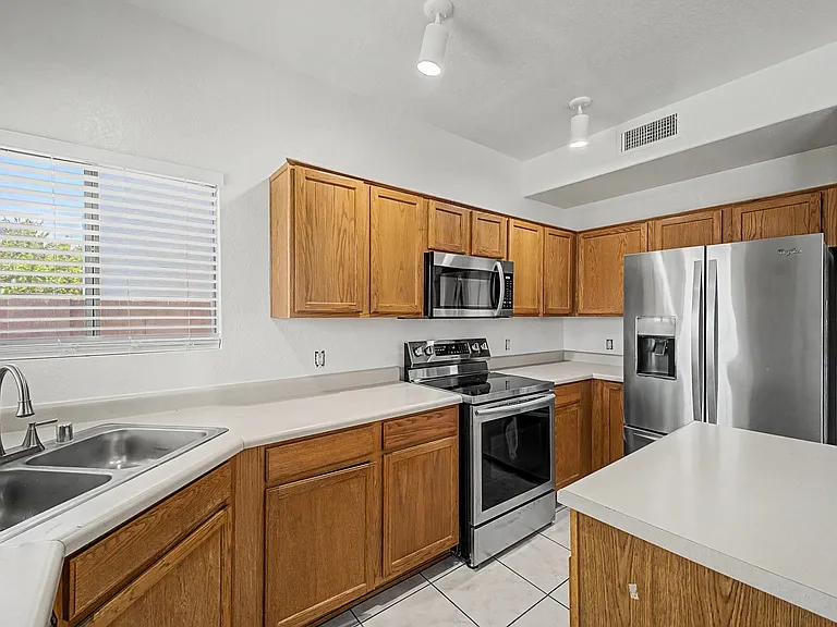 6947 W Via Del Sol Dr — Photo 15