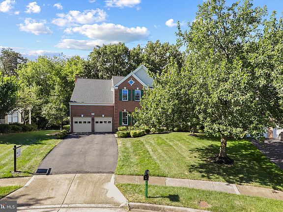 2nd image of 2504 Tallyrand Ct