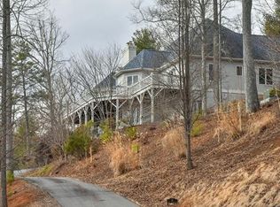 21 Bees Mountain Dr, Asheville, NC 28804
