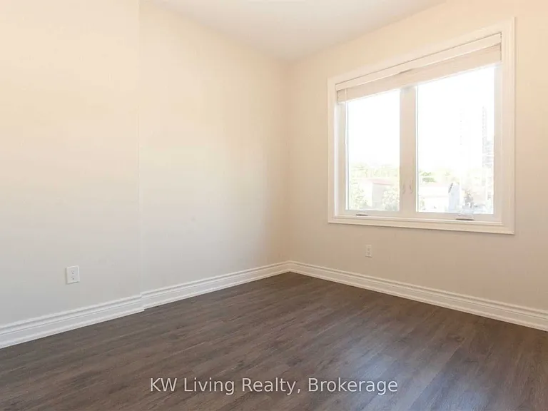 247 Chisholm Ave #3 — Photo 2