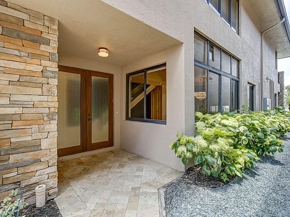 4th image of 2727 NE 14th Street #4