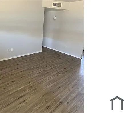 6235 N 60th Ave #2 — Photo 8