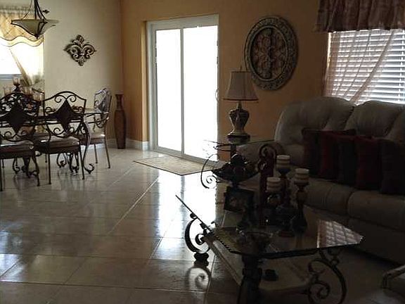 4th image of 750 Dunhill Dr