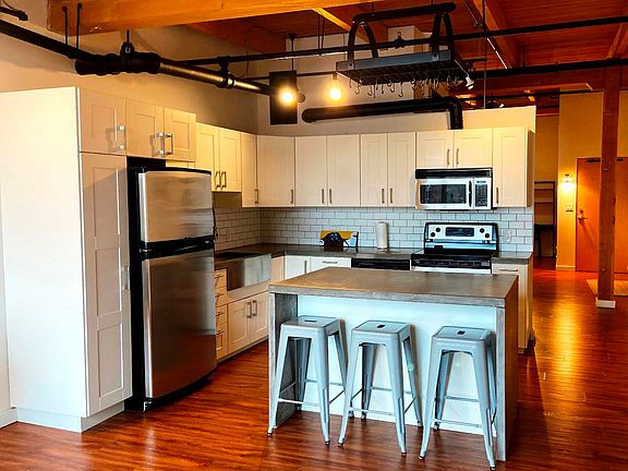 3rd image of 10309 107th St NW #216