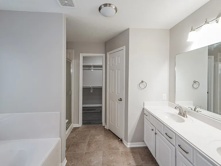 7811 Iris Glen Ln — Photo 11