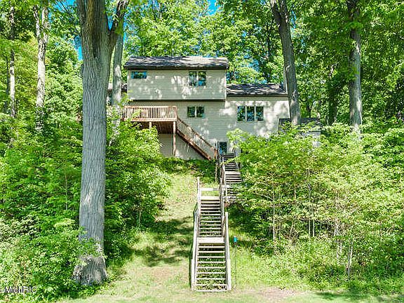3rd image of 69640 Shady Ln