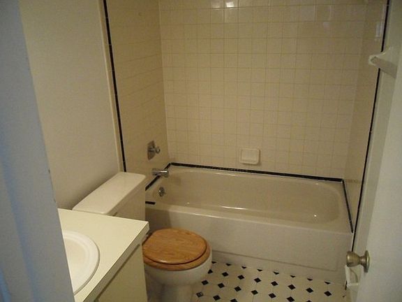 2nd image of 2536 Lakeway Branch Dr