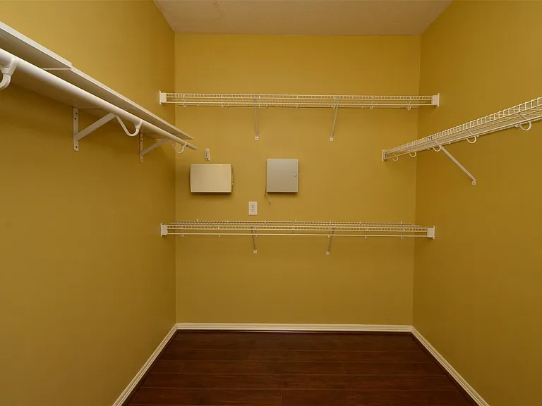 4019 Jade Cove Ln — Photo 13
