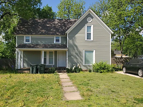 225 E Edwards St Photo 1