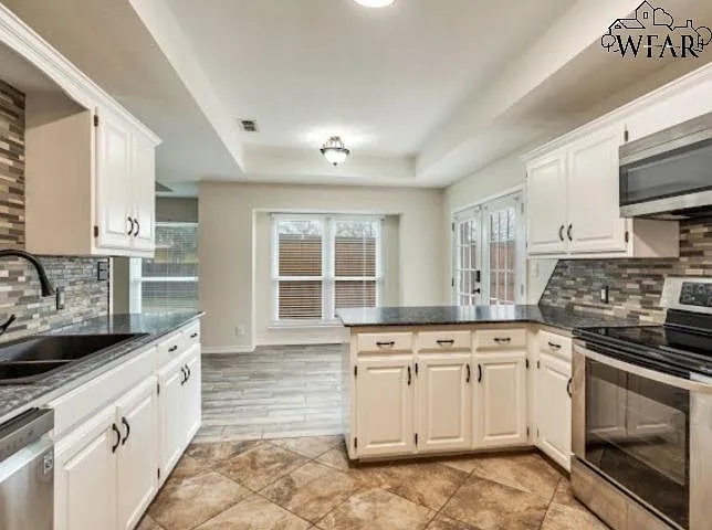 3037 Cunningham Dr — Photo 6