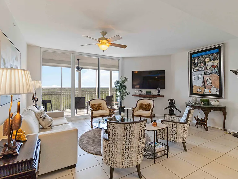 1001 Arbor Lake Dr #606 — Photo 2