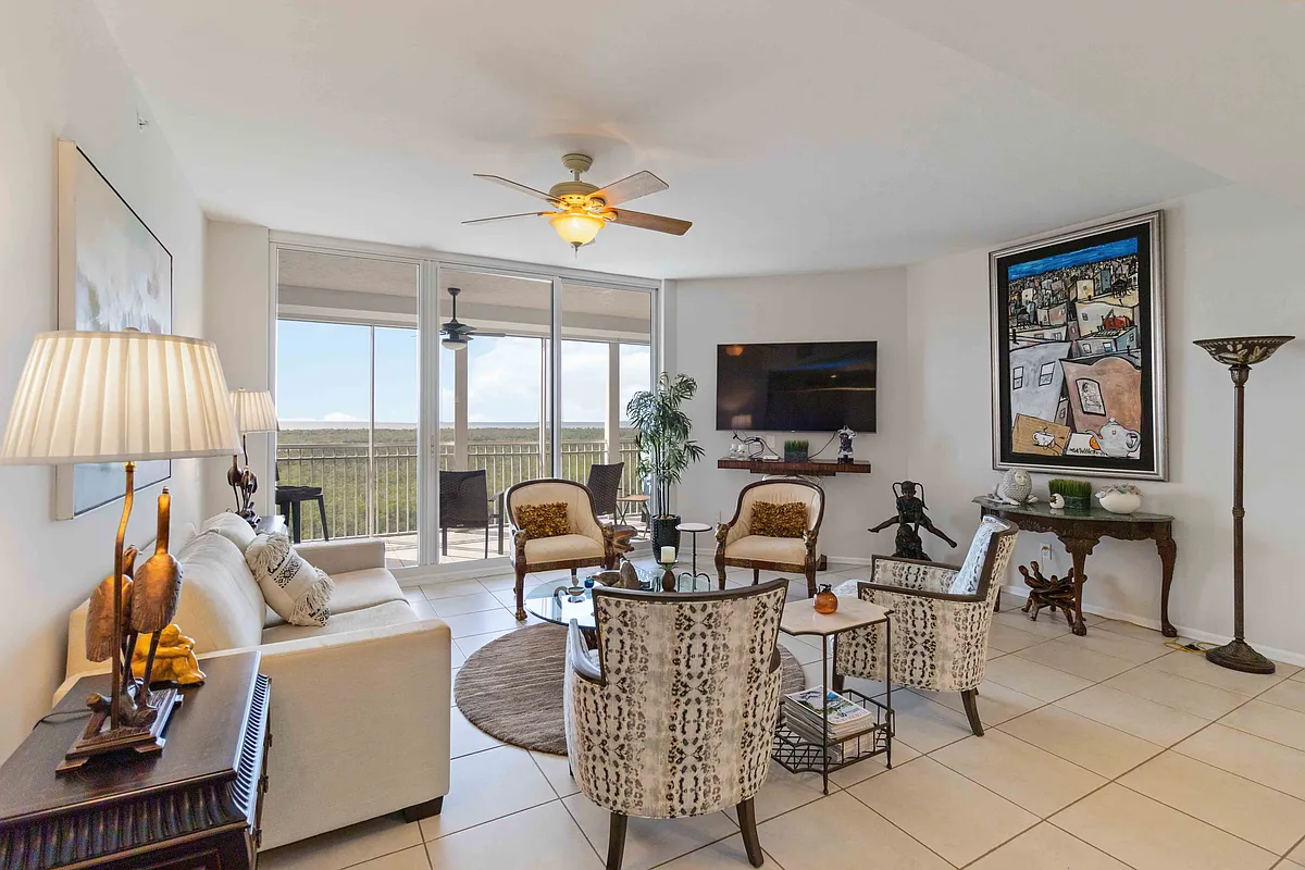 Building Photo - 1001 Arbor Lake Dr #606