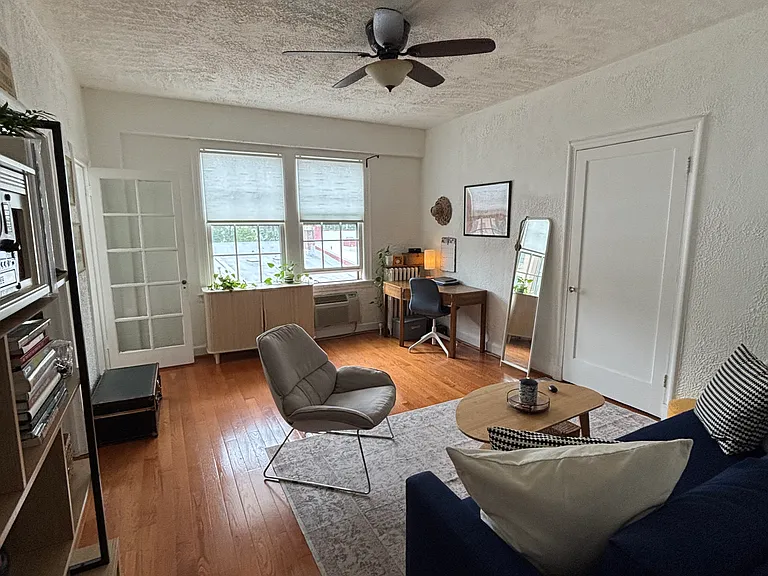 2032 Belmont Rd NW #534 — Photo 4
