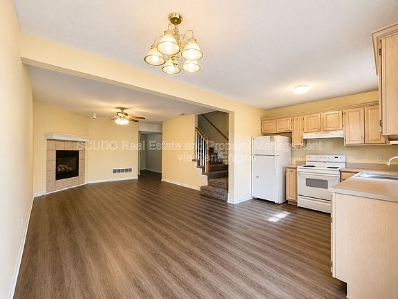 3rd image of 10633 N Locust Ct
