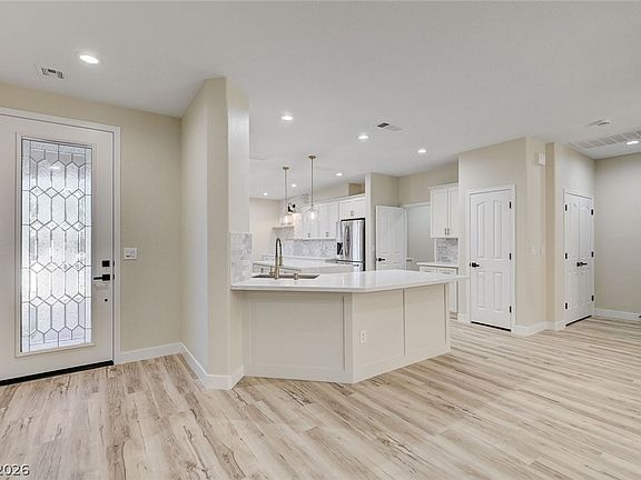 4th image of 2313 Janesville Ln