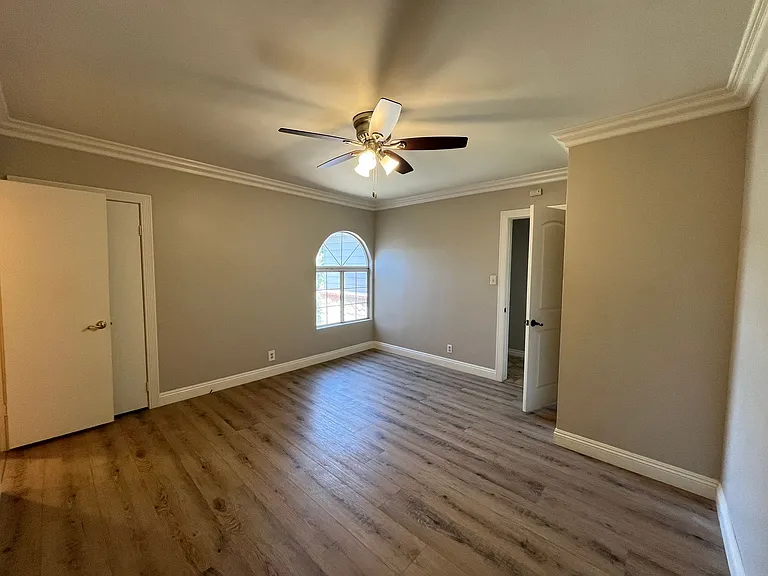 15358 Leadwell St — Photo 11