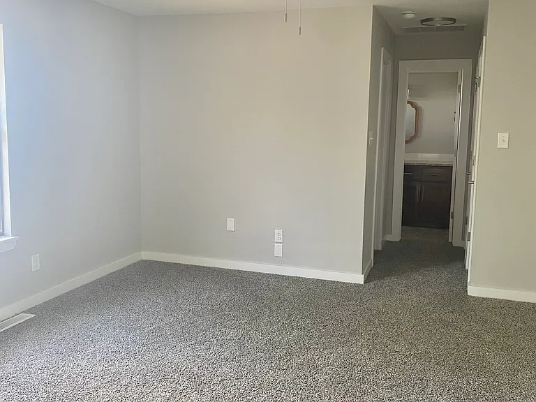 6824 NW Willow Springs Dr — Photo 17