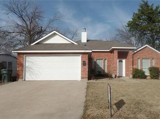 137 E Marguerita Dr, Garland, TX 75040