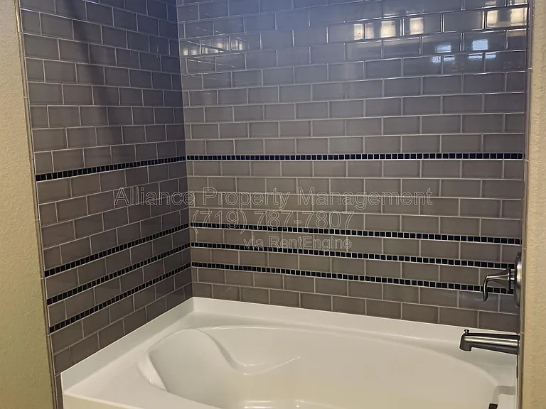 8284 Cypress Wood Dr — Photo 21
