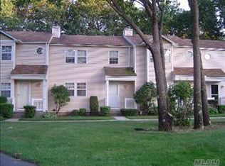 11 Paine Cmns, Yaphank, NY 11980