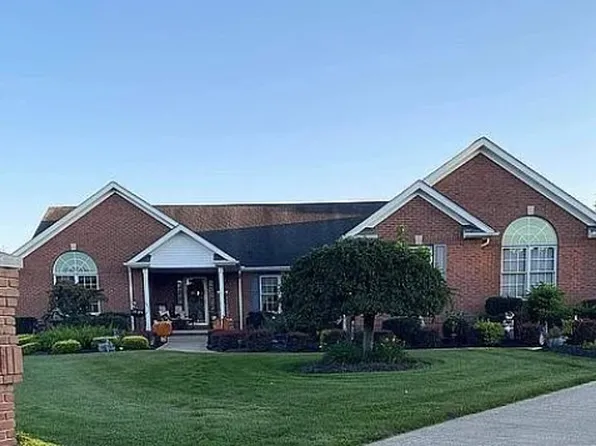 2011 Royal Oak Dr, Uniontown, OH 44685