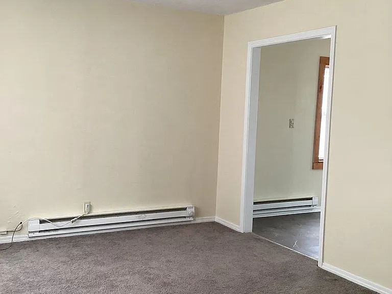 1609 S Avenue C — Photo 13
