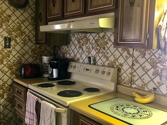 4th image of 4065 E University Dr #545