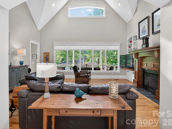 5th image of 2243 Whiterock Ct