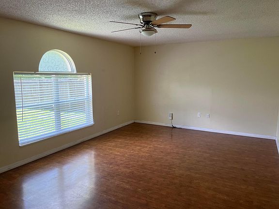 4th image of 4227 Stonefield Dr