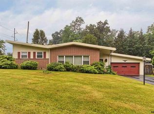 1868 Clover Ln, York, PA 17403