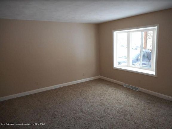 5th image of 3232 Continental Dr