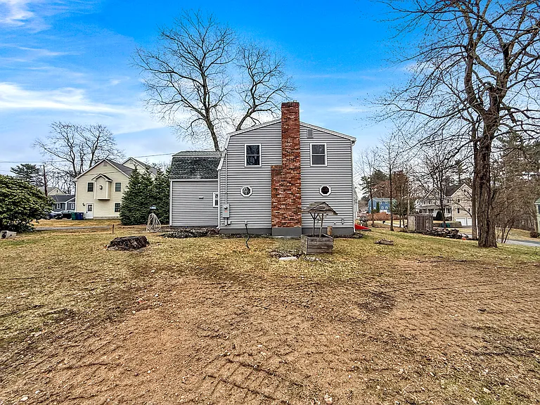 21 Burlington Rd — Photo 35