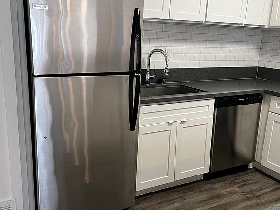 2nd image of 3232 W Avenue 32 APT 9