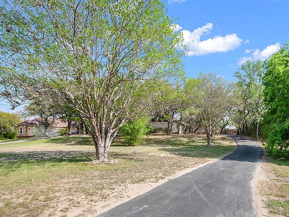 2nd image of 7806 SHADY HOLLOW LN
