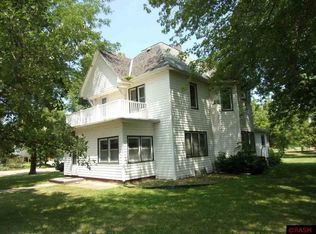 212 Field St N, Comfrey, MN 56019