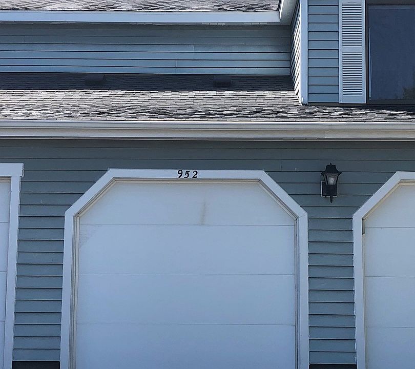 1st image of 952 Brunswick Cir