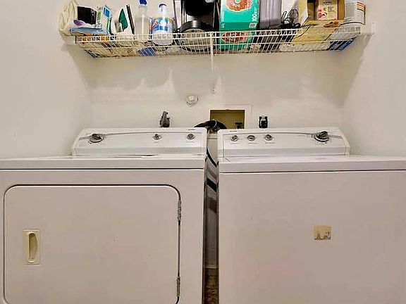 1st floor, washer/dryer room