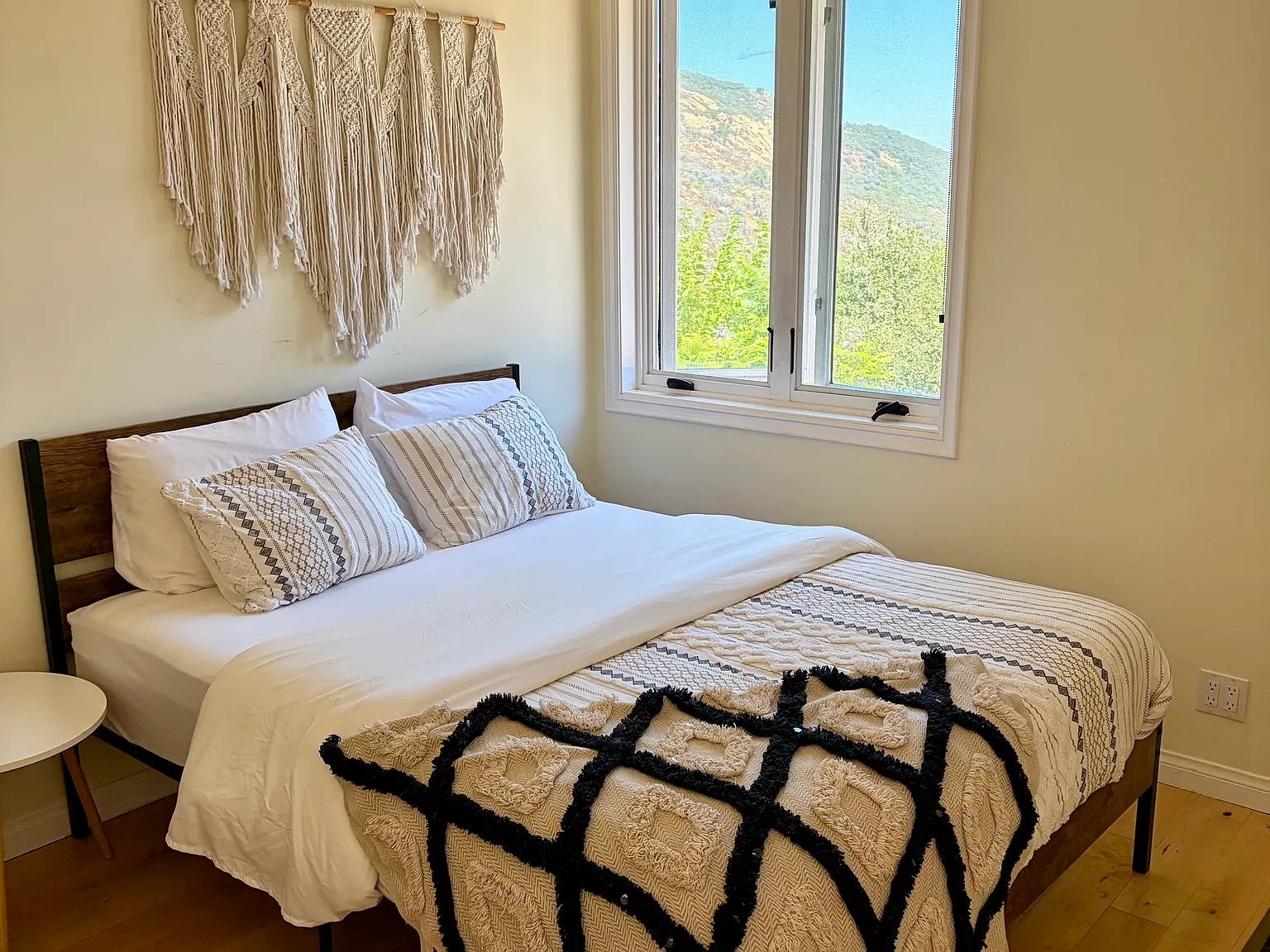 Studio, 500 sqft, $2,500 — Photo 4