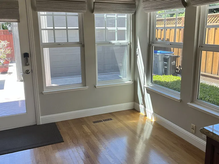 1078 Byerley Ave — Photo 14