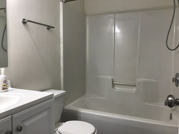 2nd image of 111 Kingfisher Dr