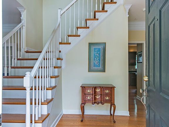 5th image of 512 Welton Ct
