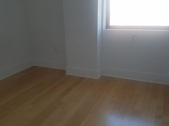 4th image of 4 Beacon Way APT 403