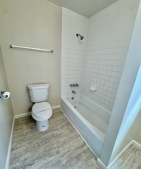 1128 E Lexington Dr #6 — Photo 9