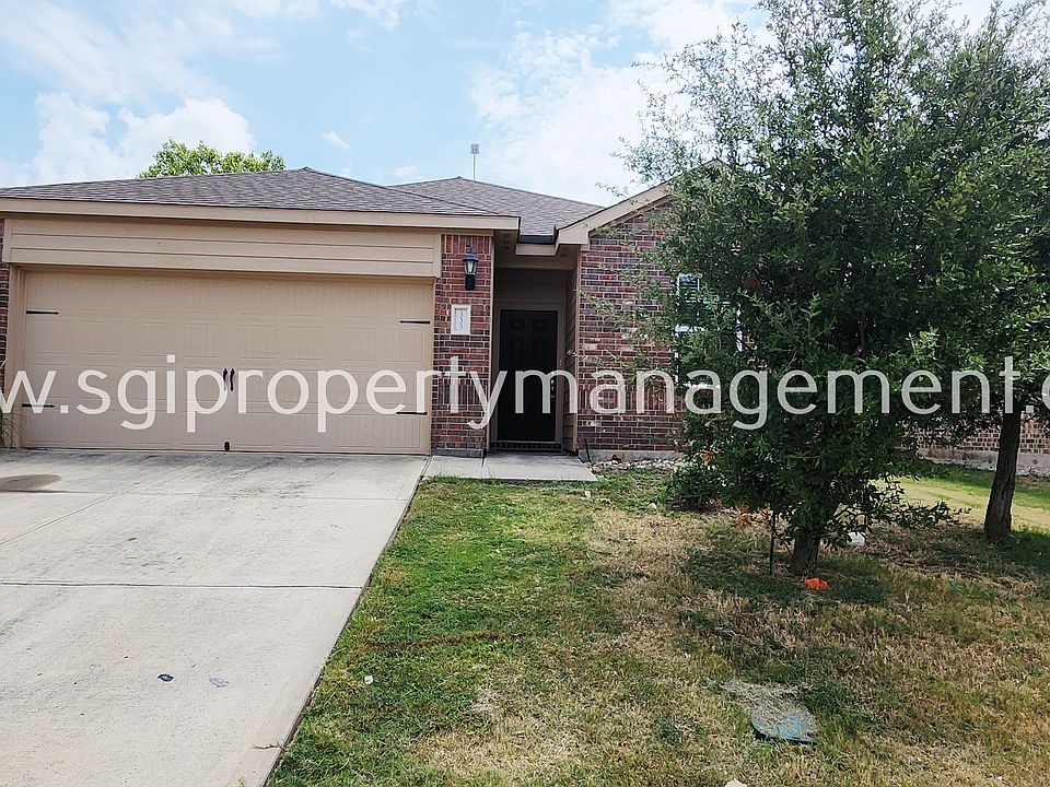 1st image of 333 Cedar Creek Dr
